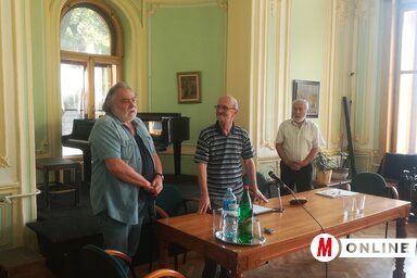 Lengyel Gábor, Bencsik István és Baráth László a könyvtárban (Fotó: Lukács Melinda)