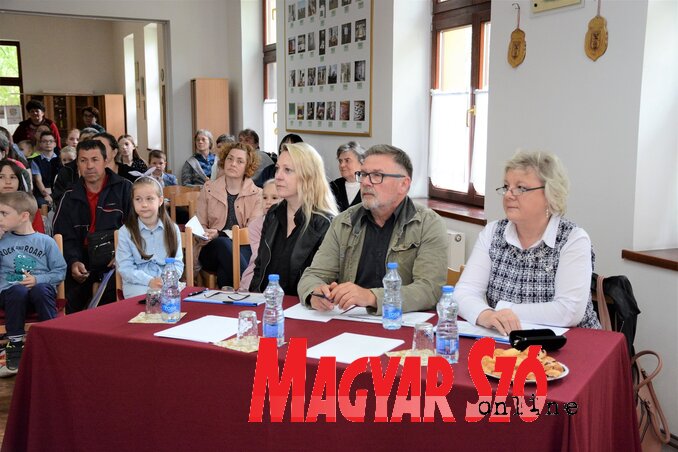 A zsűri tagjai: Topolcsányi Laura, László Sándor és Oláh Ibolya (Fotó: Paraczky László) A zsűri tagjai: Topolcsányi Laura, László Sándor és Oláh Ibolya (Fotó: Paraczky László)