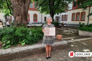 Grubanov Martinek Emília a Dositej Obradović Oklevéllel (Fotó: Gergely Árpád)