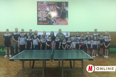 A Csóka Asztaliteniszklub apraja-nagyja (a szerző felvétele)