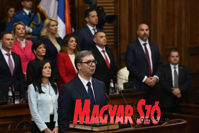 Aleksandar Vučić az eskütételen (Ótos András felvétele) Aleksandar Vučić az eskütételen (Ótos András felvétele)