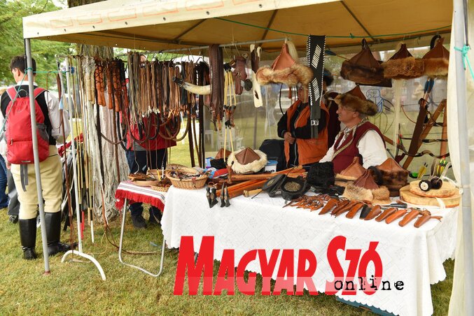 Jó látni, hogy nem haltak még ki az ősi mesterségek (Fotó: Molnár Edvárd) Jó látni, hogy nem haltak még ki az ősi mesterségek (Fotó: Molnár Edvárd)