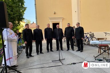 Az óbecsei Botra férfikórus (Fotó: Kancsár Izabella)