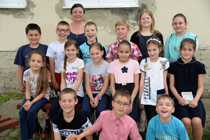 Csonti Melinda a negyedikesekkel (Fotó: Dávid Csilla) Csonti Melinda a negyedikesekkel (Fotó: Dávid Csilla)