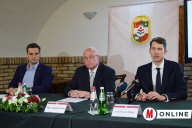 Lulić Emil, mgr. Hajnal Jenő és dr. Pásztor Bálint (Molnár Edvárd felvétele)