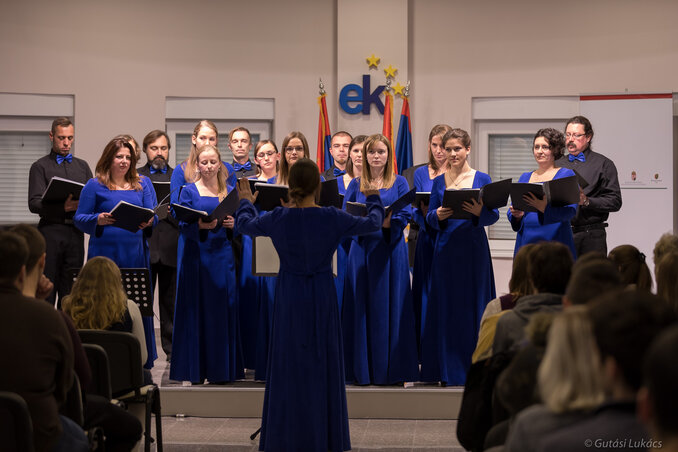 Az Óbecsei Schola Cantorum Énekkar Az Óbecsei Schola Cantorum Énekkar