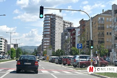 Átfogó karbantartási és felújítási munkálatokba kezdett városszerte a Put közvállalat. Új szemaforegyütteseket állítanak fel hamarosan, legutóbb az Európa sugárúton, a Közegészségügyi Intézet közelében helyeztek üzembe villanyrendőrt (Fotó: Ótos András)