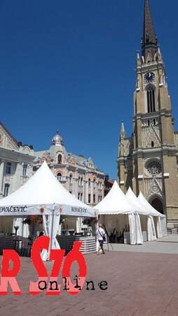 Június 16-a és június 18-a között tartják meg az idei Interfest borfesztivált a Szabadság téren, a rendezvény 19 órától éjfélig látogatható (Fotó: Szeli Balázs felvétele)