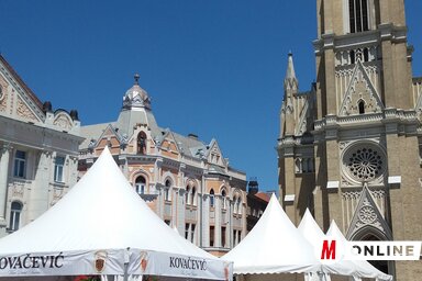 Június 16-a és június 18-a között tartják meg az idei Interfest borfesztivált a Szabadság téren, a rendezvény 19 órától éjfélig látogatható (Fotó: Szeli Balázs felvétele)