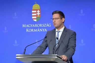 Budapest, 2022. j�nius 17.
Guly�s Gergely, a Minisztereln�ks�get vezet� miniszter a Korm�nyinf� sajt�t�j�koztat�n a Minisztereln�ki Kabinetiroda Garibaldi utcai sajt�term�ben 2022. j�nius 17-�n.
MTI/So�s Lajos