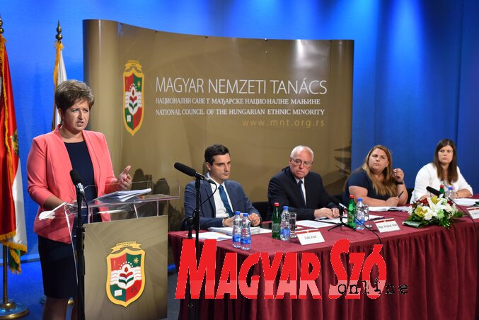 Jerasz Anikó terjesztette elő az új beiskoláztatási programot (Molnár Edvárd felvétele) Jerasz Anikó terjesztette elő az új beiskoláztatási programot (Molnár Edvárd felvétele)