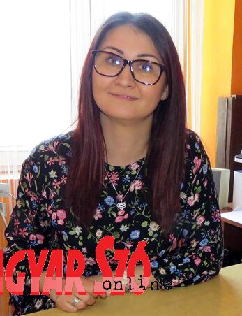 Bódó Szilvia igyekszik mindenkinek segíteni (Kecskés István felvétele) Bódó Szilvia igyekszik mindenkinek segíteni (Kecskés István felvétele)