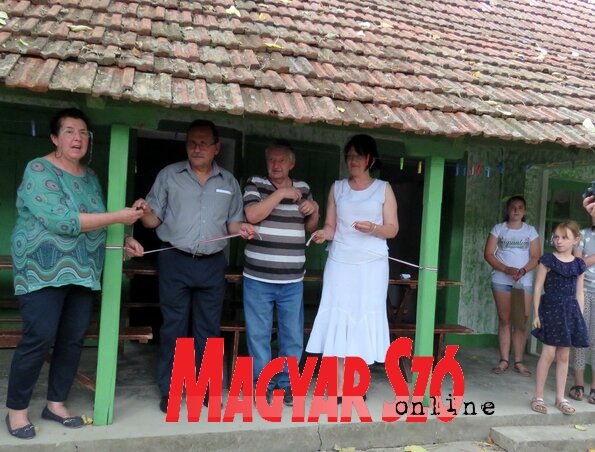 A megnyitó pillanata (Fotó: Kecskés István) A megnyitó pillanata (Fotó: Kecskés István)
