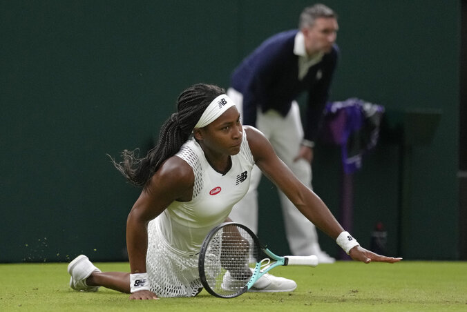 Coco Gauff elesett, de felkelt, és könnyen legyőzte a román Mihaela Buzărnescut (Fotó: Beta/AP) Coco Gauff elesett, de felkelt, és könnyen legyőzte a román Mihaela Buzărnescut (Fotó: Beta/AP)