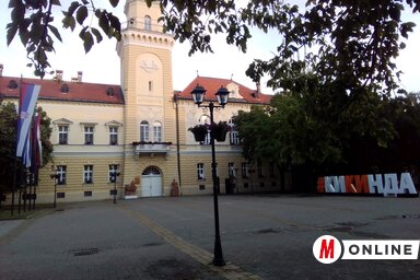 A nagykikindai önkormányzat épülete (Fotó: Vidács Hajnalka)