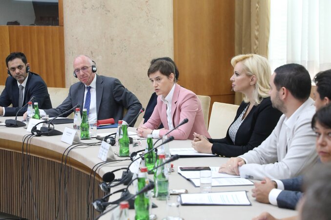 Beograd, 4.07.2022. -  Predsednica Vlade Srbije Ana Brnabic prisustvovala je konstituisanju i prvoj sednici Saveta za socijalno preduzetnistvo, danas u Plati Srbija u Beogradu. (BETAPHOTO/VLADA SRBIJE/SLOBODAN MILJEVIC)