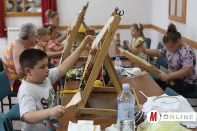 Készülnek a hagyományos szőttesek (Lakatos János felvétele)