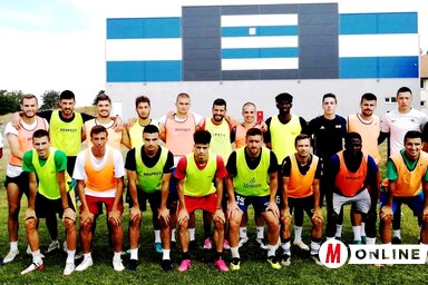 Az adorjáni Tisza Tóthfaluban készül (Milorad Mitrović felvétele)