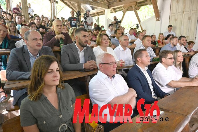 Jeles közéleti személyiségek is ellátogattak a rendezvényre (Fotó: Ótos András) Jeles közéleti személyiségek is ellátogattak a rendezvényre (Fotó: Ótos András)