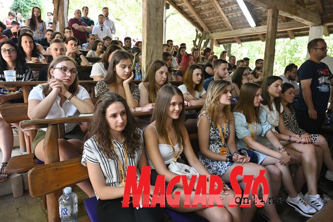 A Kárpát-medence egész területéről érkeztek fiatalok (Fotó: Ótos András) A Kárpát-medence egész területéről érkeztek fiatalok (Fotó: Ótos András)
