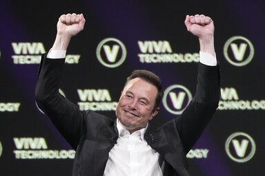 Elon Musk egy héttel ezelőtt az új technológiák legnagyobb európai rendezvényén, a párizsi Viva Technology konferenciáján szólalt fel (Fotó: Beta/AP)