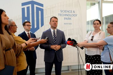 Igor Mirović és Aleksandar Simurdić nyilatkozik (Fotó: Dávid Csilla)