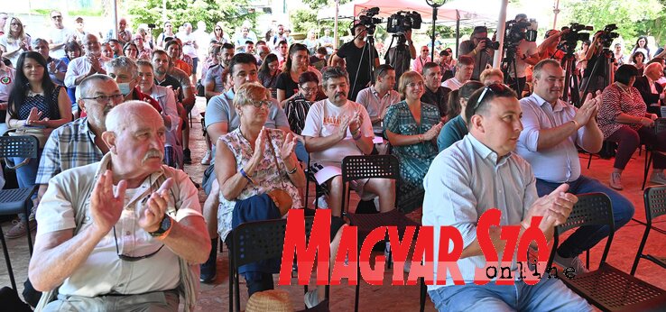 A megnyitó közönsége (Fotó: Ótos András) A megnyitó közönsége (Fotó: Ótos András)