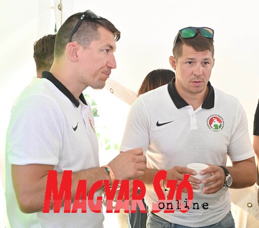 Nem csak a labdarúgóvilág nagyjait vonzotta a kerekasztal… (Fotó: Ótos András felvétele) Nem csak a labdarúgóvilág nagyjait vonzotta a kerekasztal… (Fotó: Ótos András felvétele)