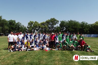 A három U17-es csapat tagjai a díjátadó után (Fotó: Vidács Hajnalka felvétele)