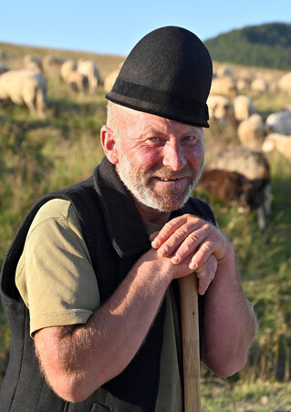 A román pásztor szavak nélkül is sokat mondott (Fotó: Ótos András) A román pásztor szavak nélkül is sokat mondott (Fotó: Ótos András)