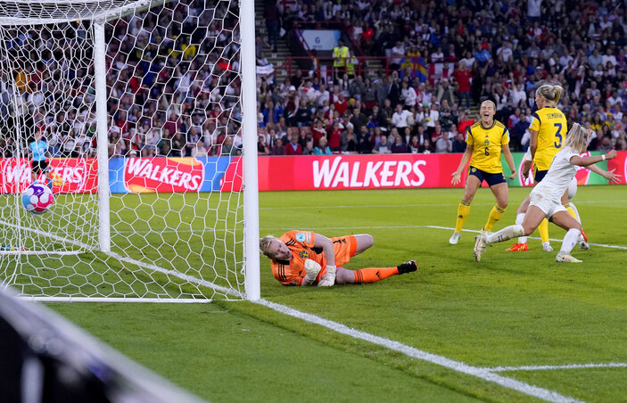 Lucy Bronze második gólja Beta/AP) Lucy Bronze második gólja Beta/AP)