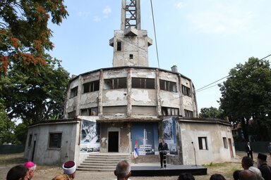 Beograd, 27.07.2022. - Ceremonija povodom pocetka izvodjenja mera zastite na objektu Centralne kule Memorijalnog centra "Staro sajmiste", kojoj je prisustvovao i predsednik Srbije Aleksandar Vucic, odrzana je danas u Beogradu. (BETAPHOTO/MILAN OBRADOVIC)
