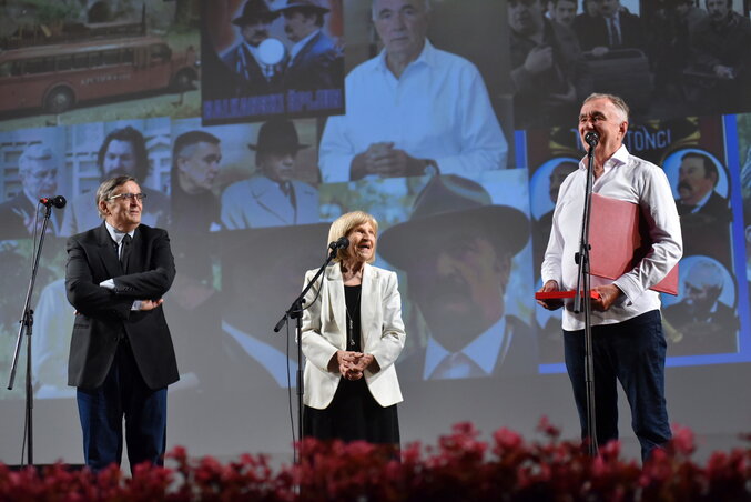 Radoslav Zelenović, Mira Banjac és Dušan Kovačević felidézik a régi szép időket (Fotó: Molnár Edvárd) Radoslav Zelenović, Mira Banjac és Dušan Kovačević felidézik a régi szép időket (Fotó: Molnár Edvárd)