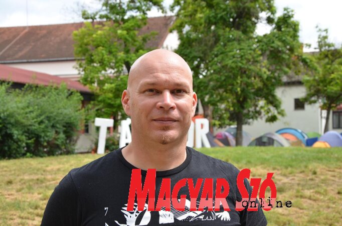 Besnyi Szabolcs (Kazinczy Paszterkó Diana felvétele) Besnyi Szabolcs (Kazinczy Paszterkó Diana felvétele)