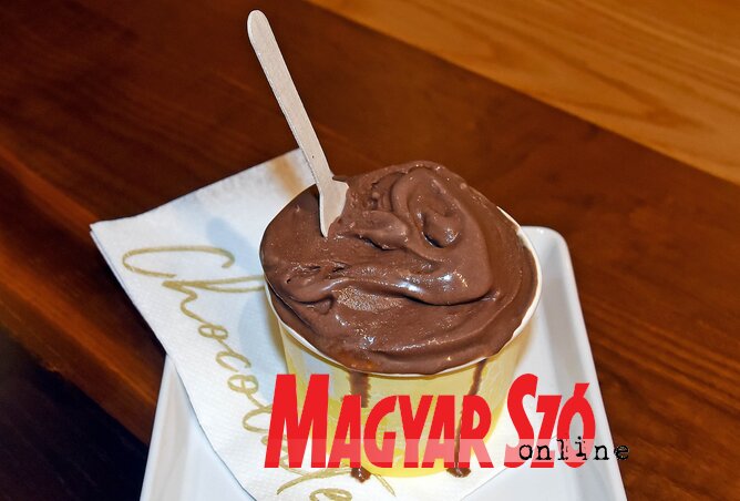 A Savoyai kedvence egy tejcsokoládé-puncs fagylalt, némi karamellel megbolondítva (Gergely Árpád felvétele)