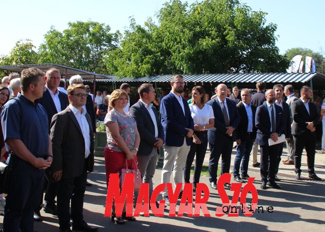 Az ünnepélyes megnyitó résztvevői (Fotó: Tóth Péter) Az ünnepélyes megnyitó résztvevői (Fotó: Tóth Péter)