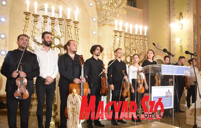 Az orgonaavató koncert fellépői (Fotó: Patyi Szilárd) Az orgonaavató koncert fellépői (Fotó: Patyi Szilárd)