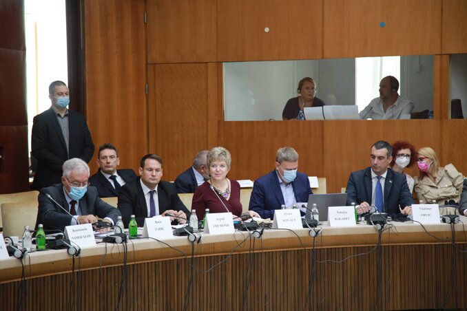 A VMSZ-t Fremond Árpád és Kovács Elvira képviselte (Fotó: Beta) A VMSZ-t Fremond Árpád és Kovács Elvira képviselte (Fotó: Beta)