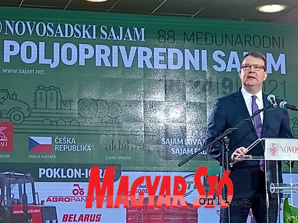 Nagy napnak a nevezte a szünetet követő újbóli kiállításmegnyitót beszédében Igor Mirović tartományi kormányfő (Fotó: Dávid Csilla) Nagy napnak a nevezte a szünetet követő újbóli kiállításmegnyitót beszédében Igor Mirović tartományi kormányfő (Fotó: Dávid Csilla)