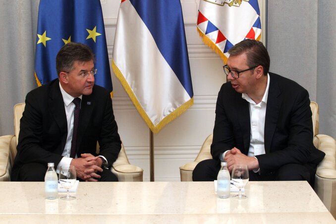 Pristinából Belgrádba érkezett tegnap Miroslav Lajčák, az EU dialógussal foglalkozó különmegbízottja, és  Aleksandar Vučićtyal tárgyalt. Vučić a találkozó után „nehéz válságnak” nevezte a koszovói helyzetet (Fotó: Beta)