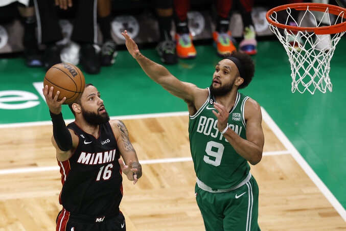 Derrick White 6 triplája és 24 pontja mellé védekezésben is kitett magáért (Fotó: Beta/AP) Derrick White 6 triplája és 24 pontja mellé védekezésben is kitett magáért (Fotó: Beta/AP)