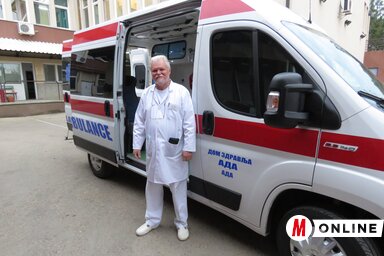 Dr. Balog András az új mentőkocsival