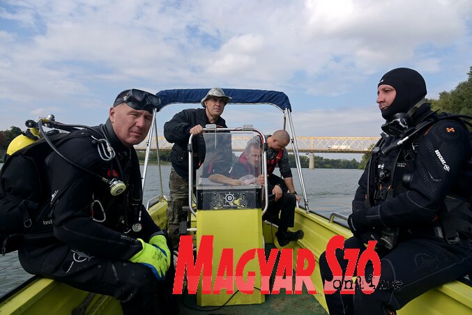 A Tisza mentőcsapat akcióba indul a Tiszán