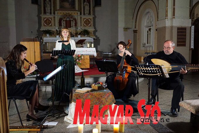 A  Musica Antiqua Neoplantensis – Meila Tomé Pihler, Ana Torbica, Lea Šušanj és Darko Karajić – koncertje a Szent Erzsébet-templomban (Fotó: Bozsóki Valéria felvétele)