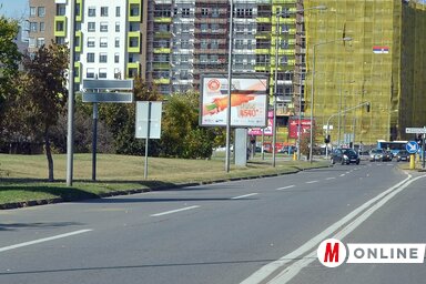 Hamarosan megkezdődnek az Ivo Andrić utca eddig még rendezetlen oldalán a munkálatok, járdát és kerékpárutat aszfaltoznak le több száz méteren, és bekötőutat építenek, amely a Lidl parkolójáig fog vezetni