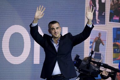 Budapest, 2021. okt�ber 8.
A toki�i olimpia ut�n visszavonult Cseh L�szl� b�cs�ztat�sa a Duna Ar�n�ban zajl� r�vidp�ly�s vil�gkupa m�sodik napj�n, 2021. okt�ber 8-�n.
MTI/Kosztics�k Szil�rd