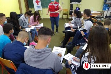 Előadás-sorozat indult a bácsfeketehegyi és a szeghegyi iskolákban