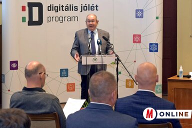 A rendezvényen Pásztor István mondott köszöntőbeszédet (Gergely Árpád felvétele)