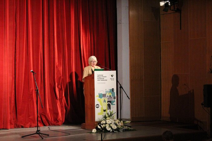 Benyócki Sára beszédet mond (Fotó: Kállai G. Nikoletta)
