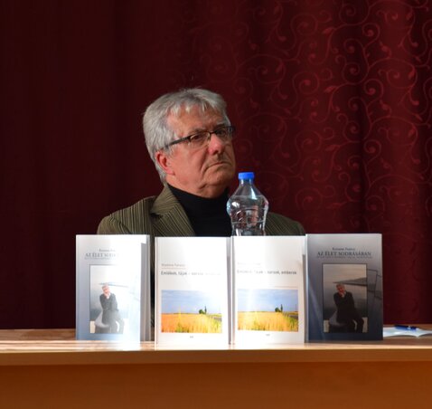 Kisimre Ferenc  négy évtizedes újságírói munka után adta közre köteit (Fotó: Nagy Magdolna)